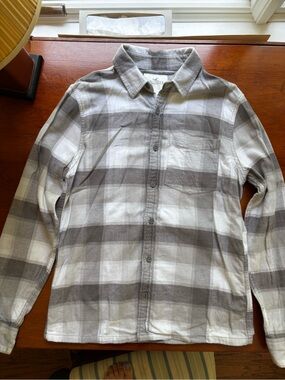 Hollister Gray & White Plaid Button-Down Shirt size M